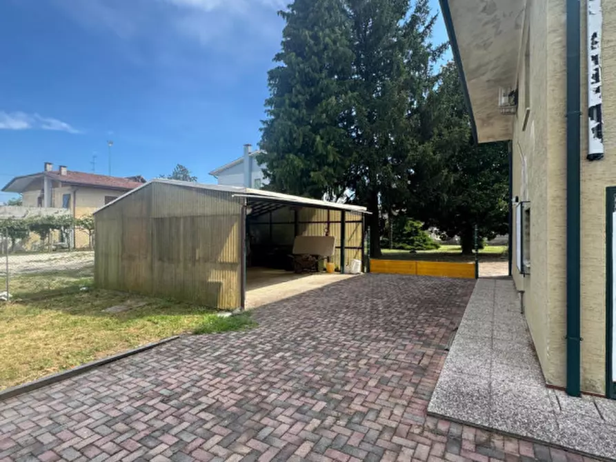 Immagine 2 di Casa indipendente in vendita  in Via Montello 110 a Visco