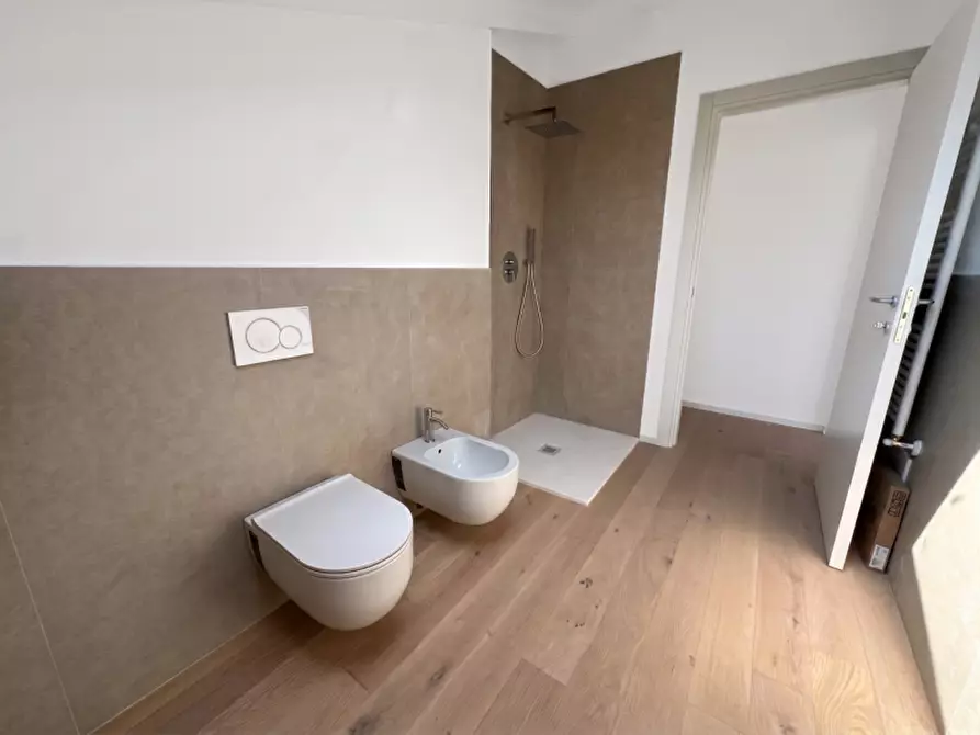 Immagine 24 di Appartamento in vendita  in Via Montedenno 22 a Brescia