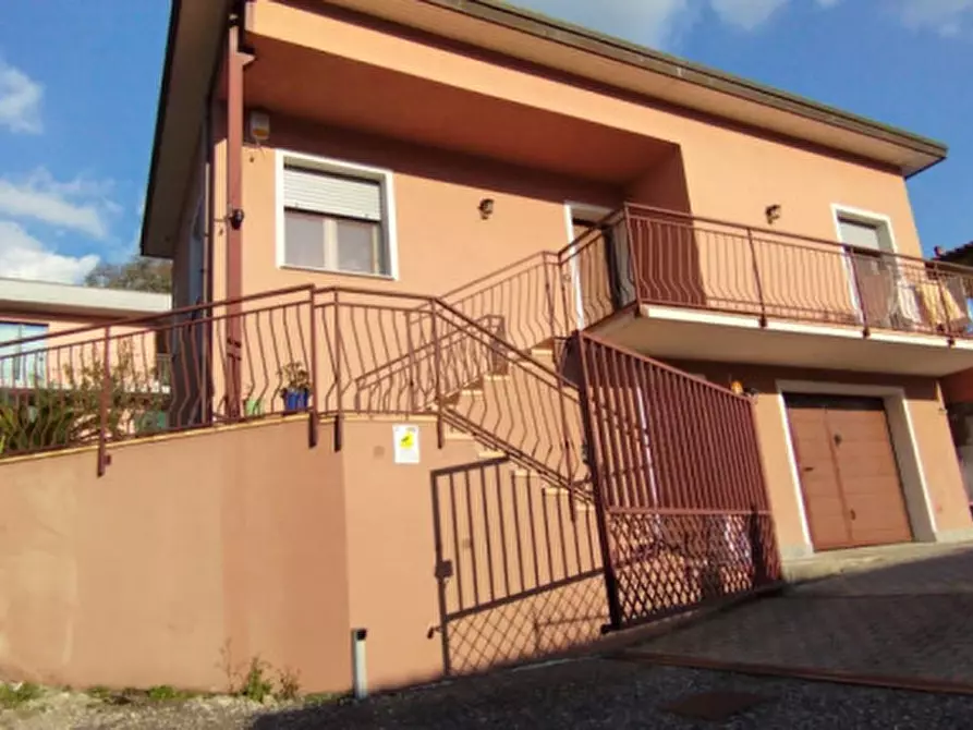 Immagine 1 di Casa bifamiliare in vendita  in Via Copelli, 11 a Luino
