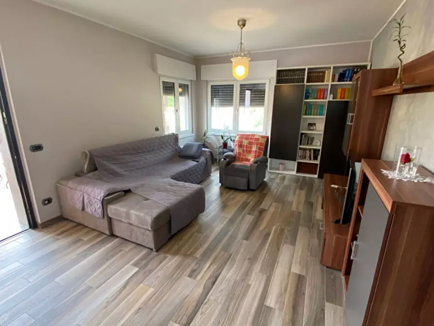 Immagine 2 di Casa bifamiliare in vendita  in Via Copelli, 11 a Luino