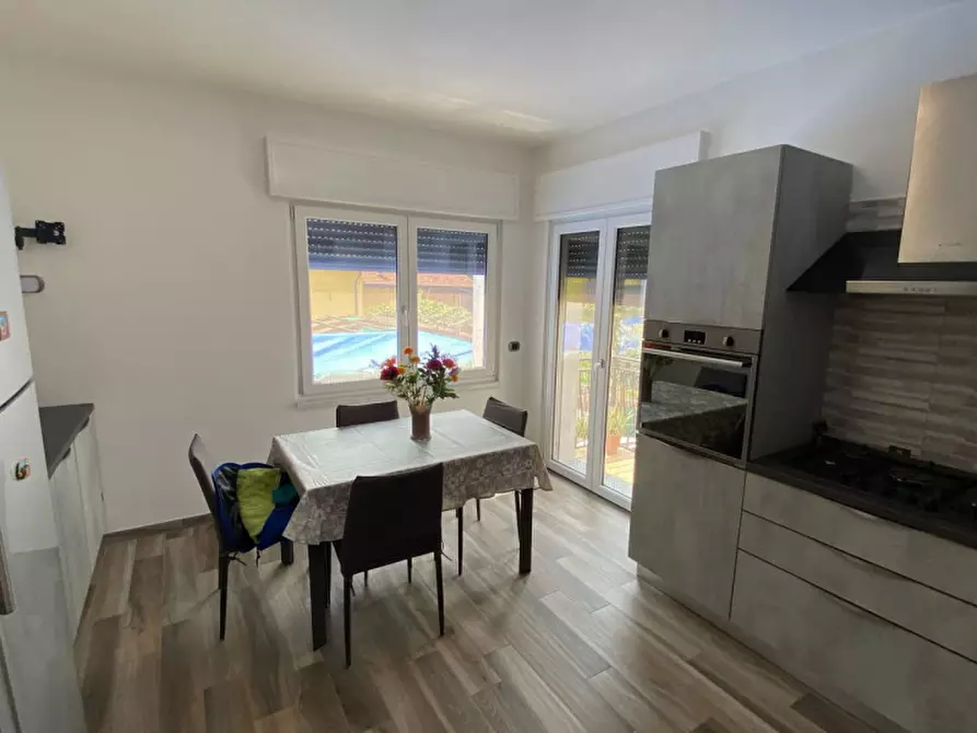Immagine 5 di Casa bifamiliare in vendita  in Via Copelli, 11 a Luino