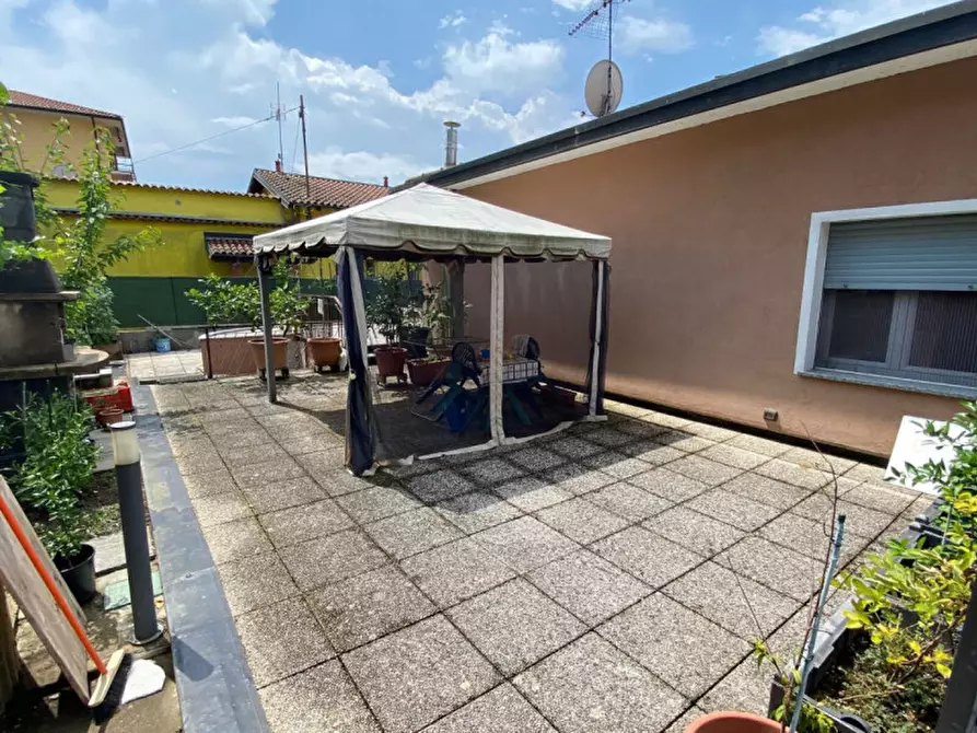 Immagine 9 di Casa bifamiliare in vendita  in Via Copelli, 11 a Luino