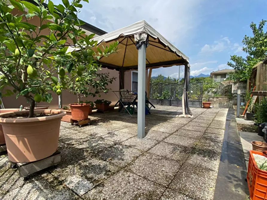 Immagine 11 di Casa bifamiliare in vendita  in Via Copelli, 11 a Luino