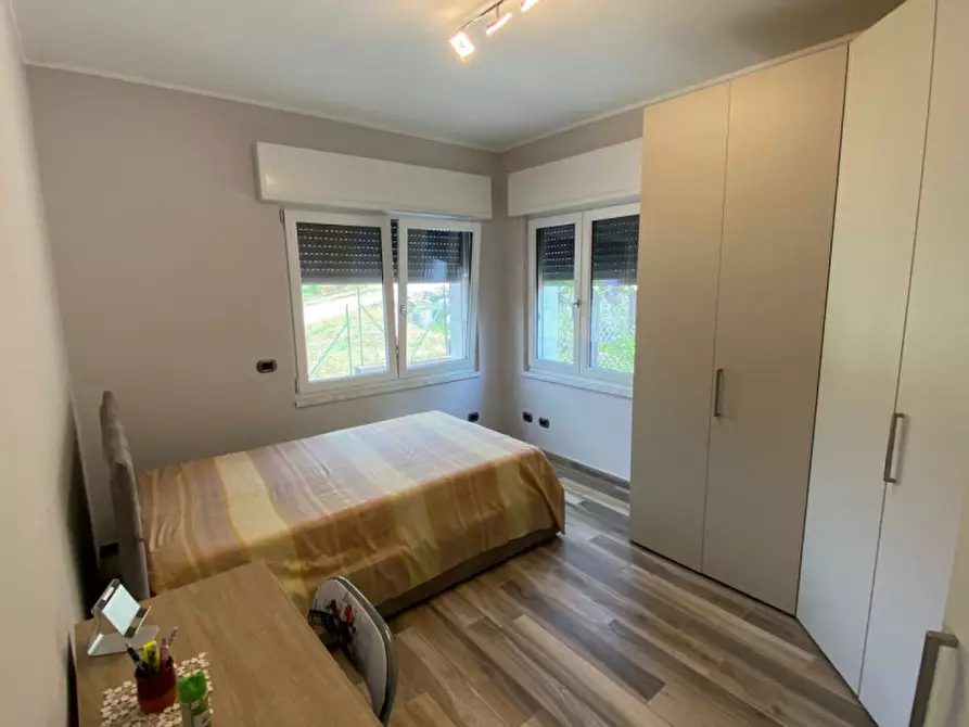 Immagine 13 di Casa bifamiliare in vendita  in Via Copelli, 11 a Luino