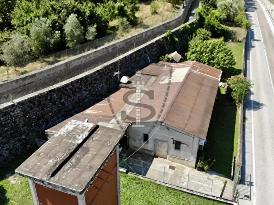 Immagine 1 di Capannone industriale in vendita  in Via Giusti, 115 a Valbrenta