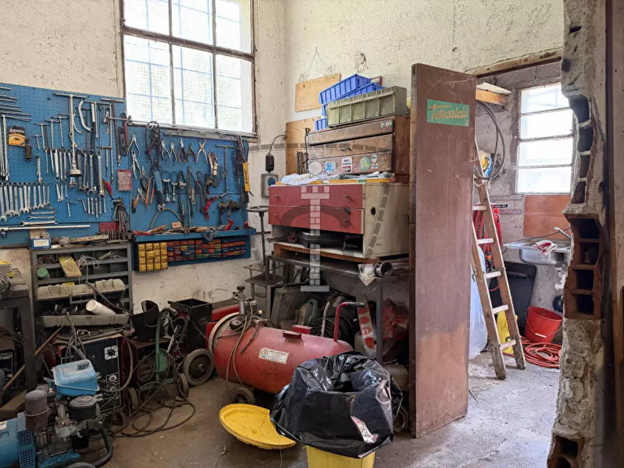 Immagine 10 di Capannone industriale in vendita  in Via Giusti, 115 a Valbrenta