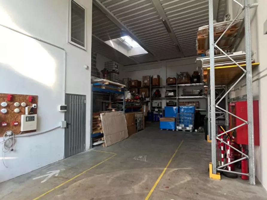 Immagine 1 di Capannone industriale in affitto  a Masera' Di Padova