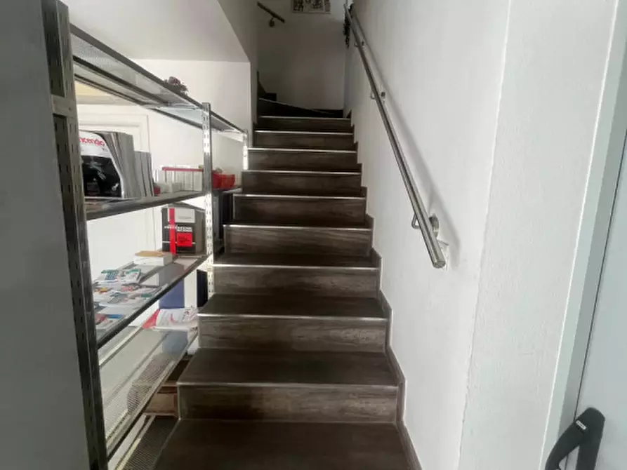 Immagine 4 di Capannone industriale in affitto  a Masera' Di Padova