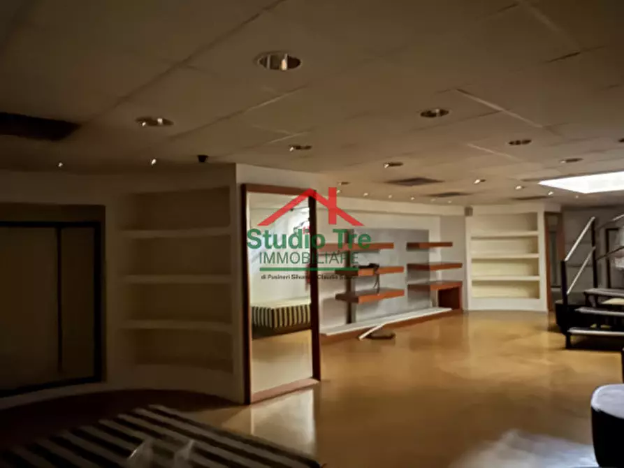 Immagine 18 di Ufficio in vendita  in Via dei Borromeo a Padova