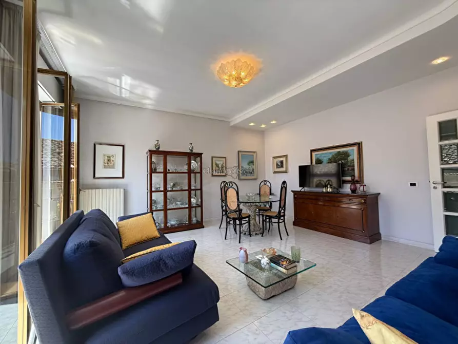 Immagine 9 di Appartamento in vendita  a Modica