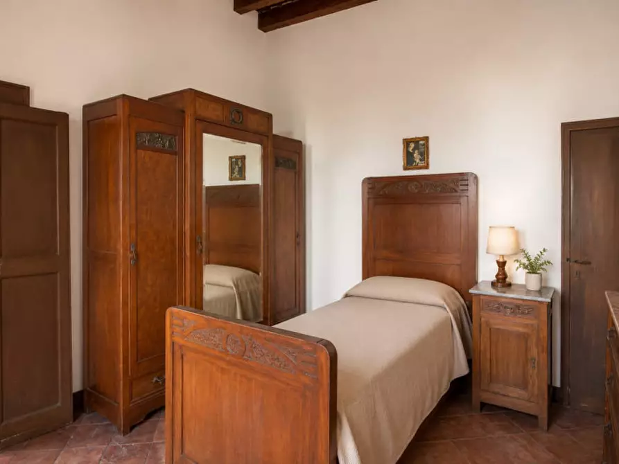 Immagine 19 di Villa in vendita  in via madonna 25 a Erbé