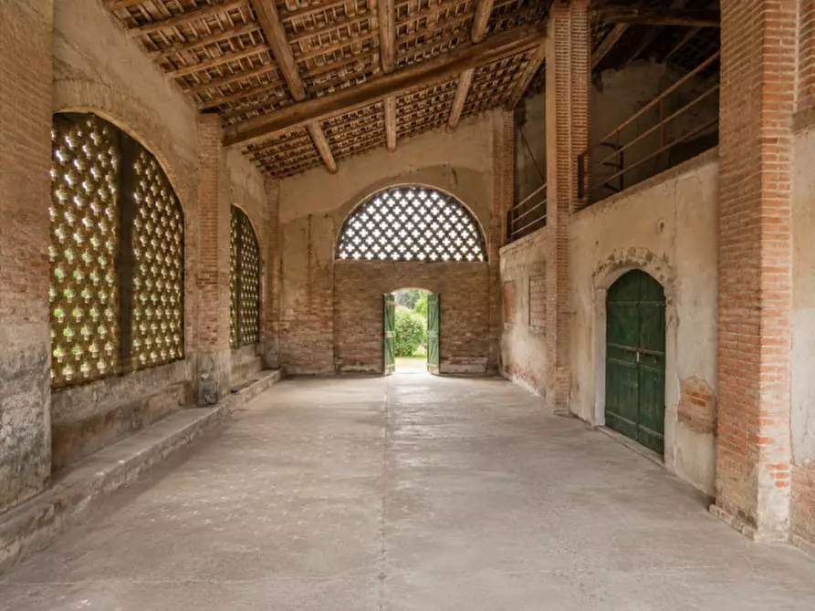 Immagine 23 di Villa in vendita  in via madonna 25 a Erbé