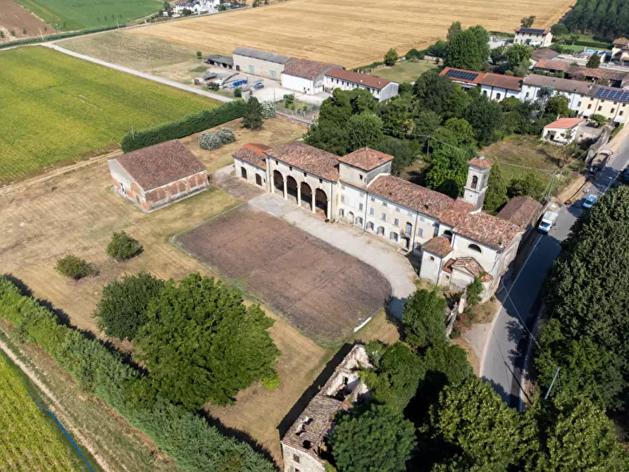 Immagine 24 di Villa in vendita  in via madonna 25 a Erbé