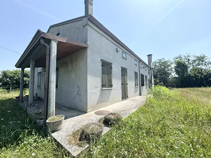 Immagine 1 di Rustico / casale in vendita  a Veggiano