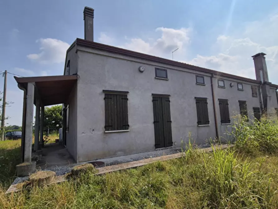 Immagine 2 di Rustico / casale in vendita  a Veggiano