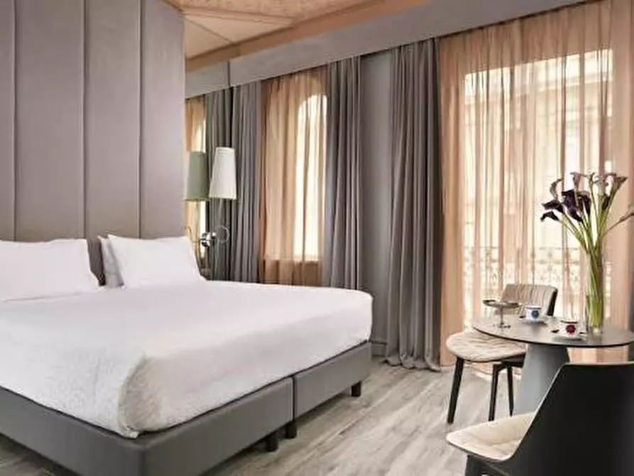 Immagine 1 di Hotel in vendita  a Forte Dei Marmi