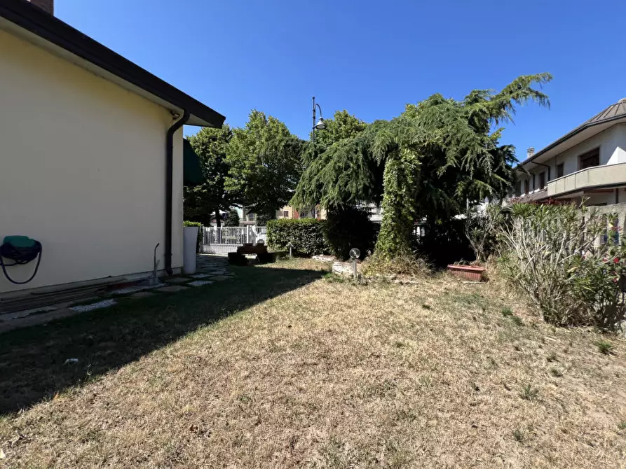 Immagine 40 di Casa bifamiliare in vendita  in Piazza Giovanni Albertin 4 a Rosolina