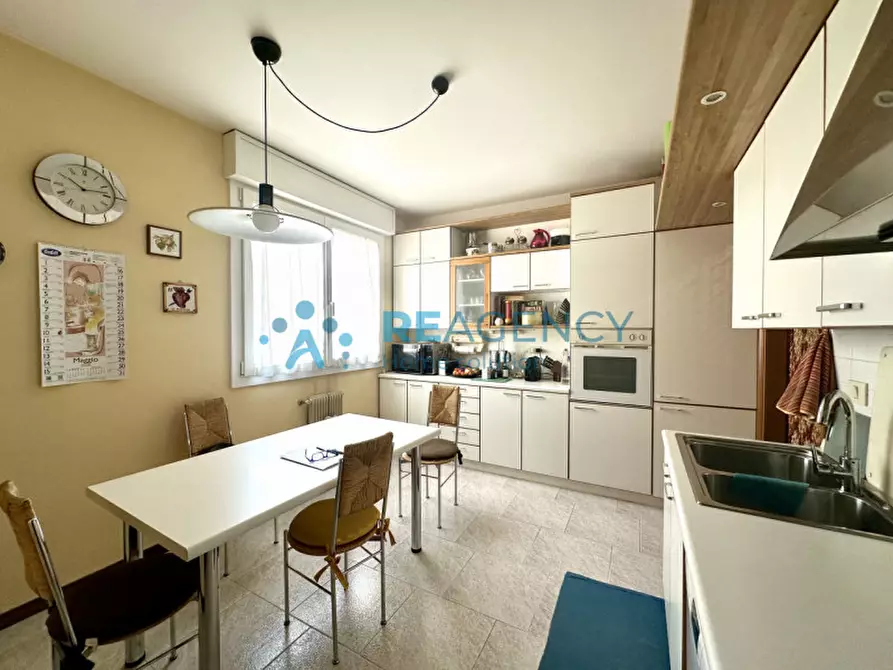 Immagine 3 di Appartamento in vendita  in Via Gino Meldolesi a Vicenza