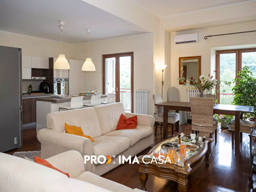 Immagine 1 di Appartamento in vendita  in piazza onofrio coppola 2 a Salerno