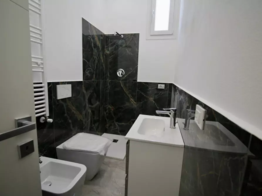 Immagine 10 di Appartamento in vendita  in Via Giuseppe Meoni a Prato