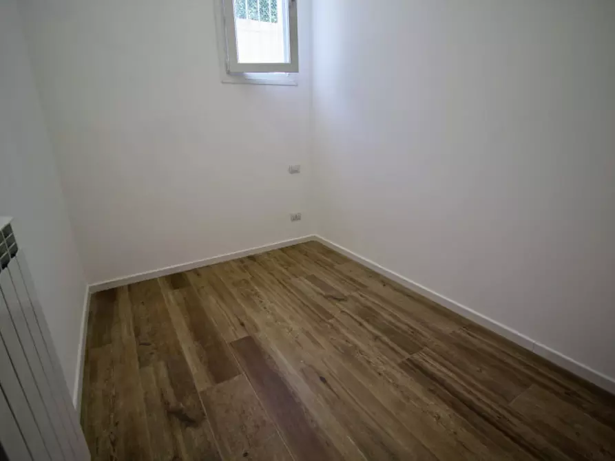 Immagine 19 di Appartamento in vendita  in Via Giuseppe Meoni a Prato