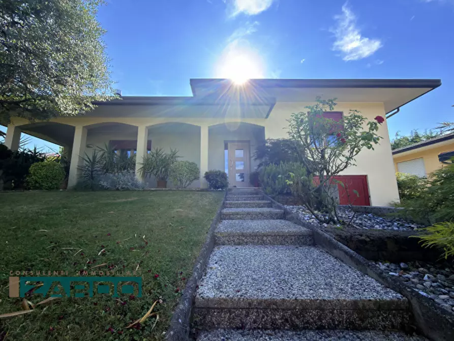 Immagine 1 di Casa indipendente in vendita  a Castello Di Godego