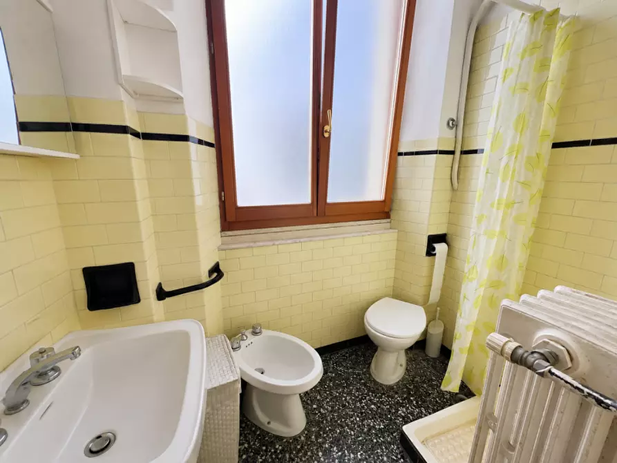 Immagine 9 di Appartamento in vendita  a Senigallia
