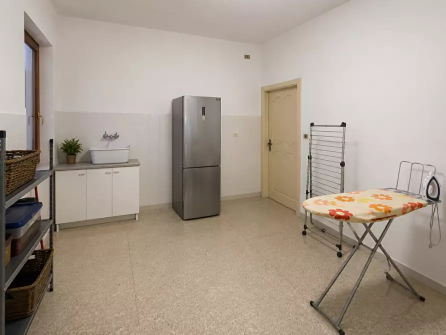 Immagine 10 di Appartamento in vendita  a Senigallia