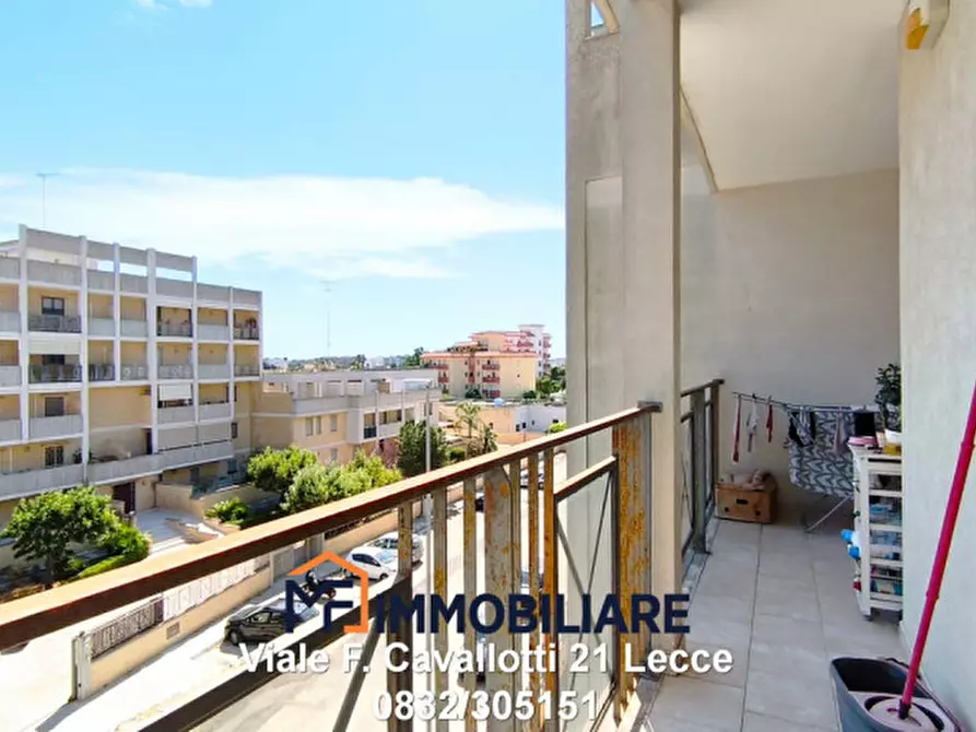 Immagine 11 di Appartamento in vendita  in Via Carlo Urbani a Lecce