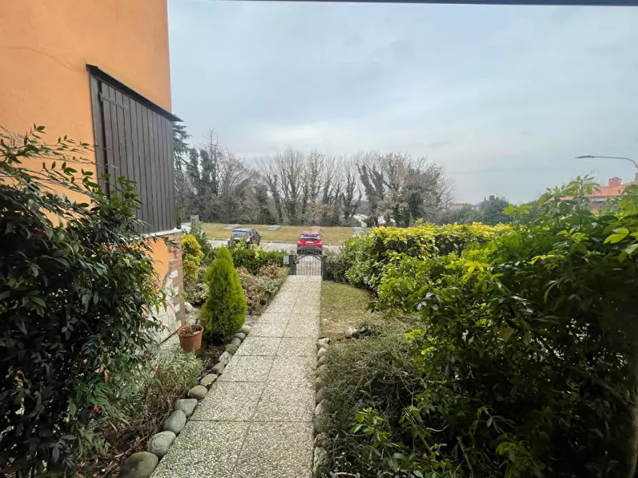 Immagine 2 di Villetta a schiera in vendita  in MONTEVIALE VIA CHIESA a Vicenza
