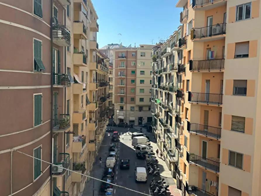 Immagine 15 di Appartamento in vendita  in via Tasso a Savona