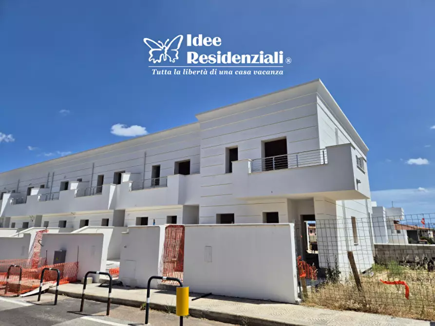 Immagine 2 di Villa in vendita  a Olbia