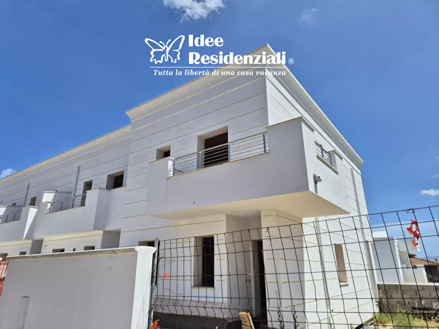 Immagine 3 di Villa in vendita  a Olbia