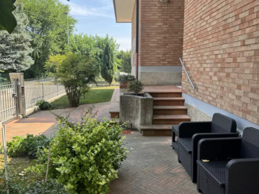 Immagine 10 di Villa in vendita  in Strada Castelgherlone 30 a Alba