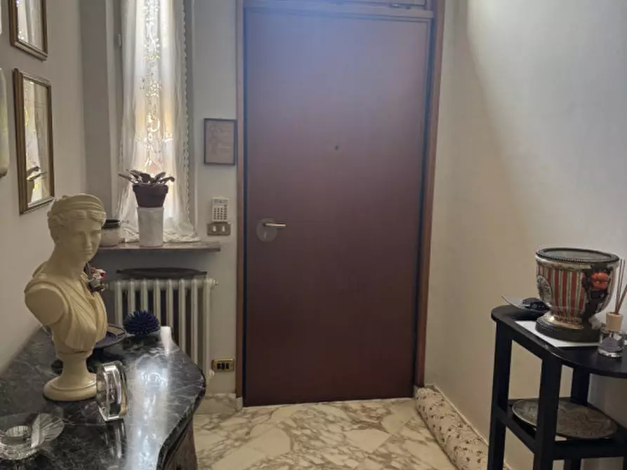 Immagine 13 di Villa in vendita  in Strada Castelgherlone 30 a Alba