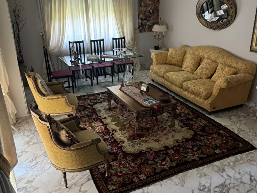 Immagine 19 di Villa in vendita  in Strada Castelgherlone 30 a Alba