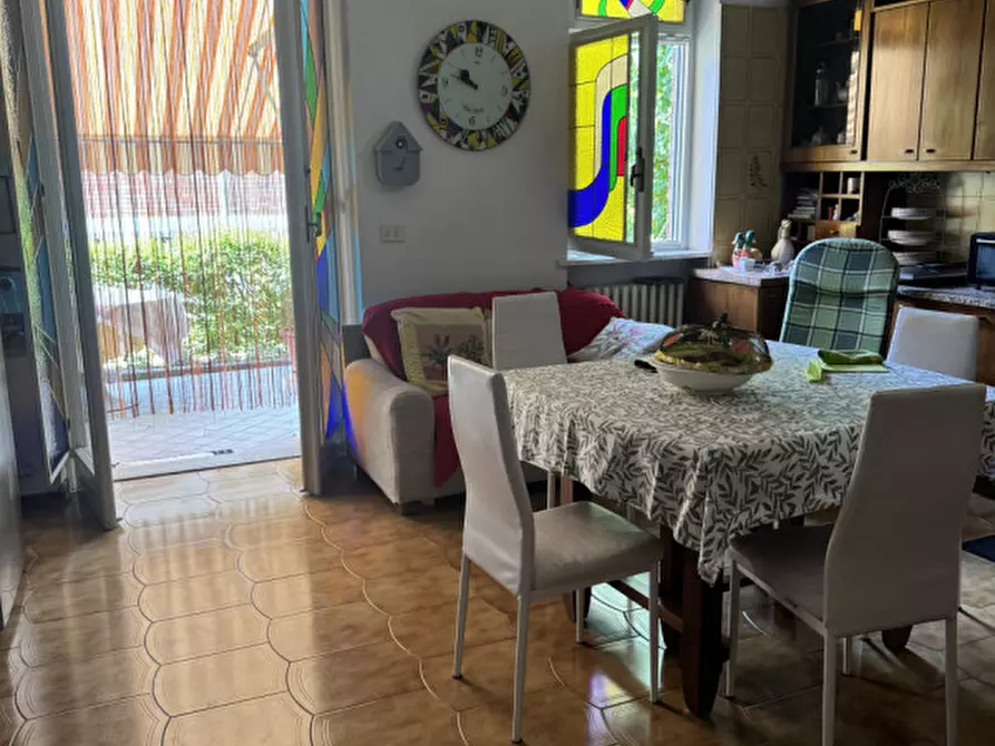 Immagine 22 di Villa in vendita  in Strada Castelgherlone 30 a Alba