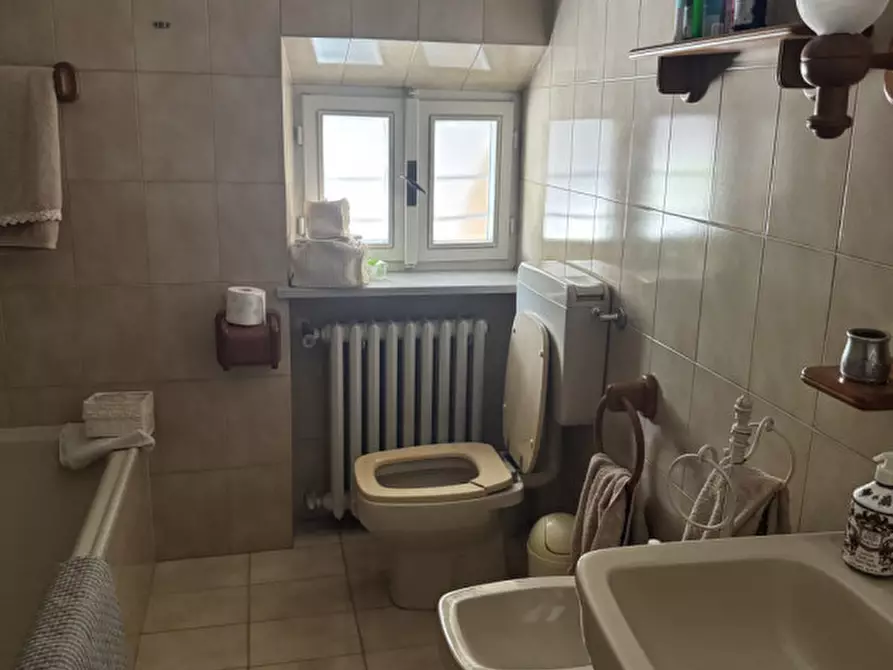 Immagine 29 di Villa in vendita  in Strada Castelgherlone 30 a Alba