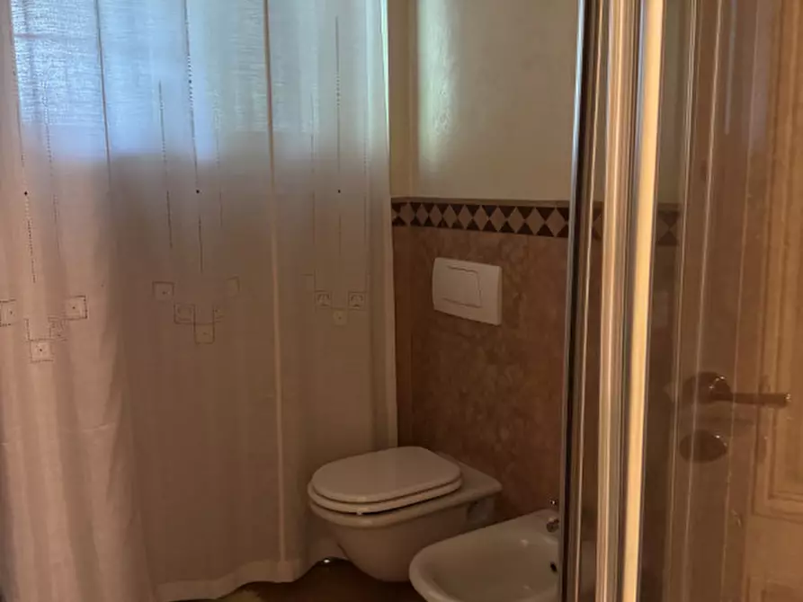 Immagine 30 di Villa in vendita  in Strada Castelgherlone 30 a Alba