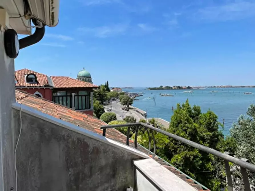Immagine 12 di Attico in vendita  in Riviera Santa Maria Elisabetta a Venezia