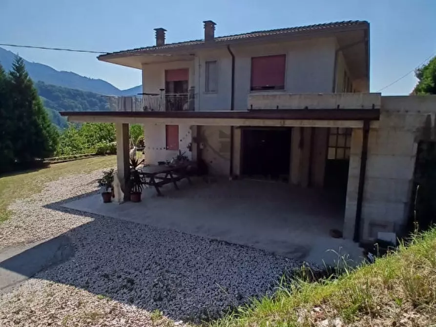 Immagine 3 di Casa bifamiliare in vendita  in contrada Laita a Valli Del Pasubio
