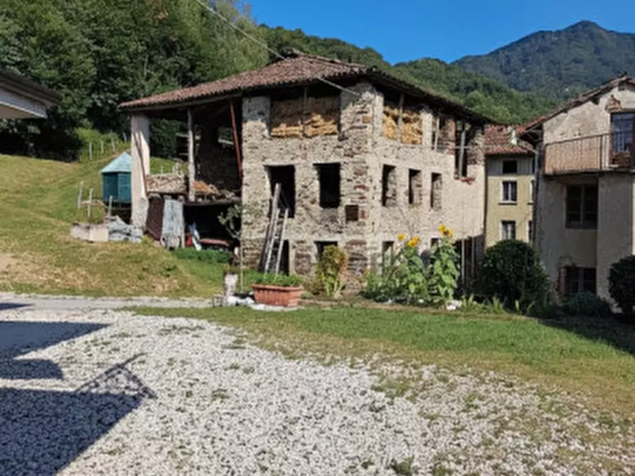 Immagine 15 di Casa bifamiliare in vendita  in contrada Laita a Valli Del Pasubio