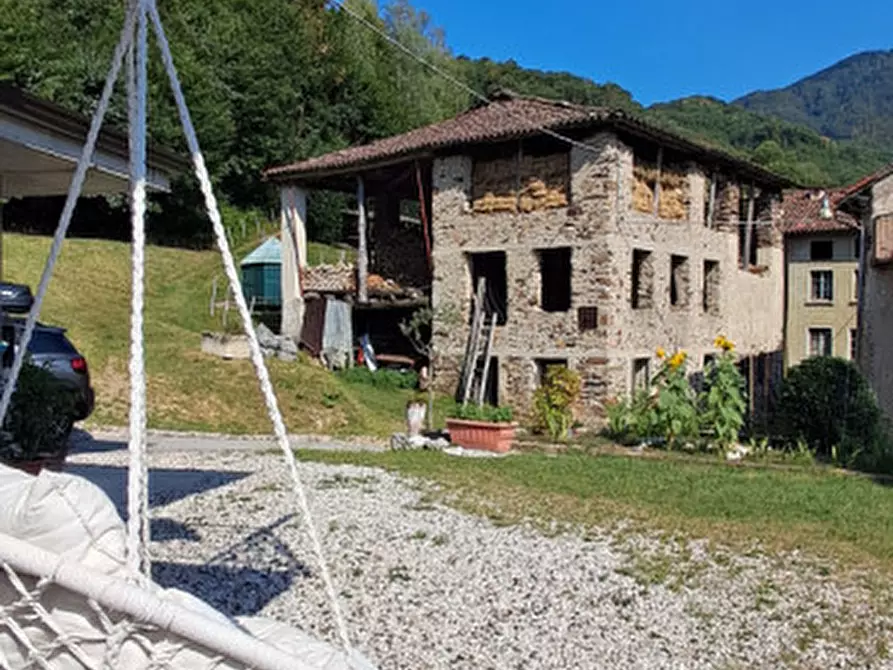 Immagine 36 di Casa bifamiliare in vendita  in contrada Laita a Valli Del Pasubio