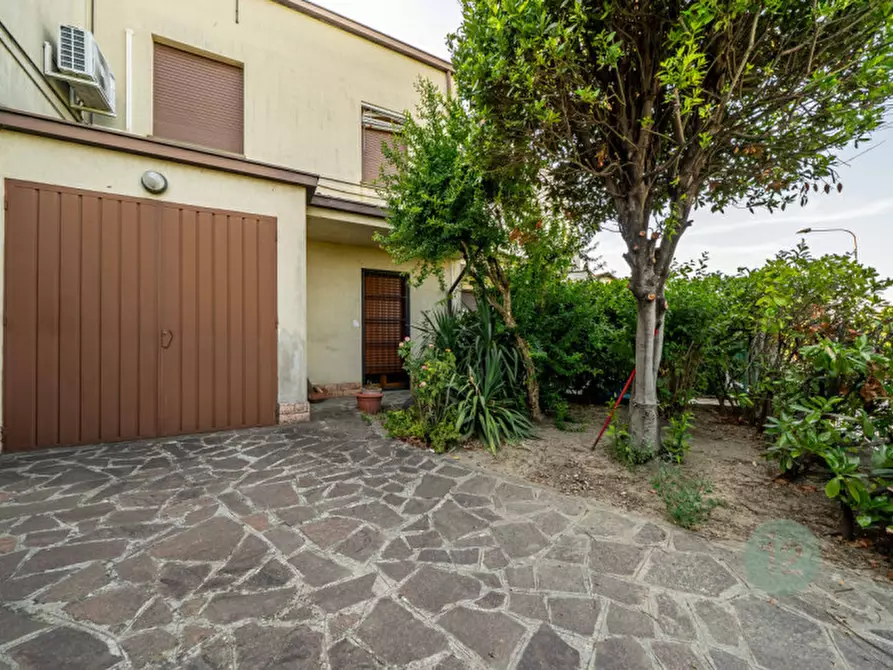 Immagine 41 di Villetta a schiera in vendita  in VIA BARTOLOMEO AVANZINI n. 16/18 a Carpi