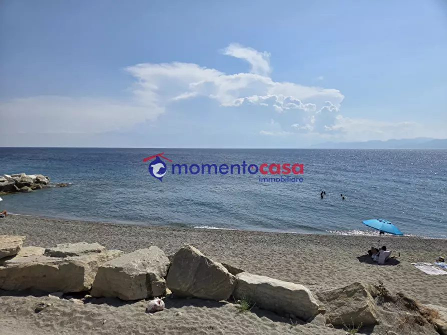 Immagine 3 di Villa in vendita  in Strada Statale Jonica, 585 a Reggio Di Calabria