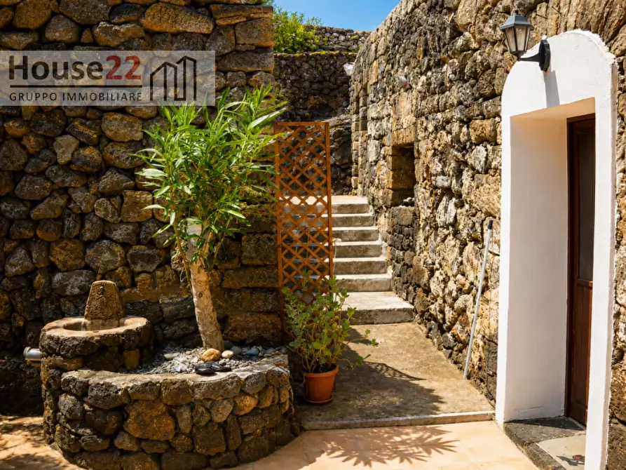 Immagine 26 di Rustico / casale in vendita  a Pantelleria