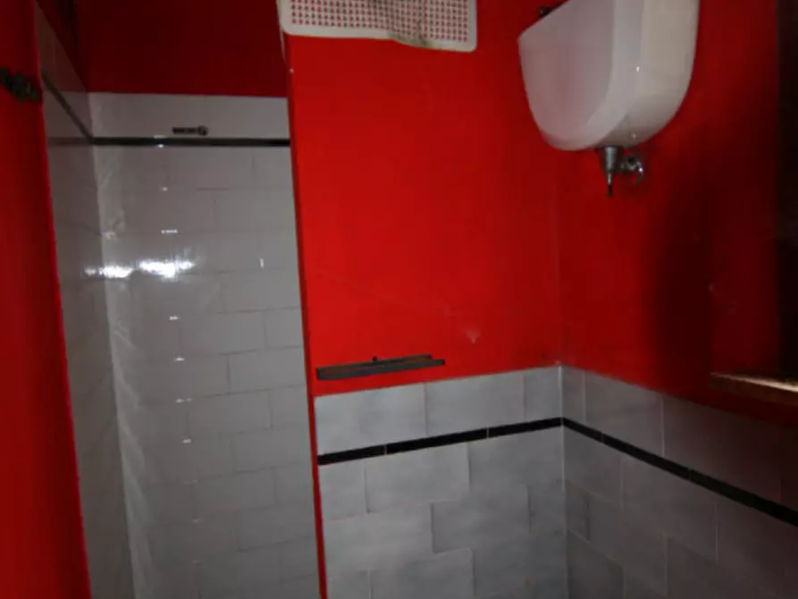 Immagine 21 di Casa indipendente in vendita  a Rapolano Terme