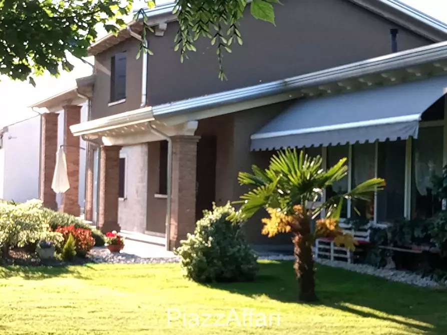 Immagine 2 di Villa in vendita  in Via Frapiero a Correzzola