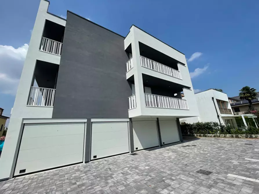 Immagine 9 di Appartamento in vendita  in via comino a Padova