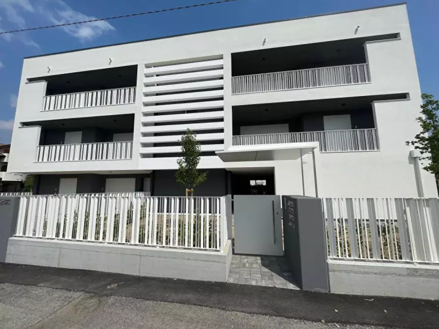 Immagine 11 di Appartamento in vendita  in via comino a Padova